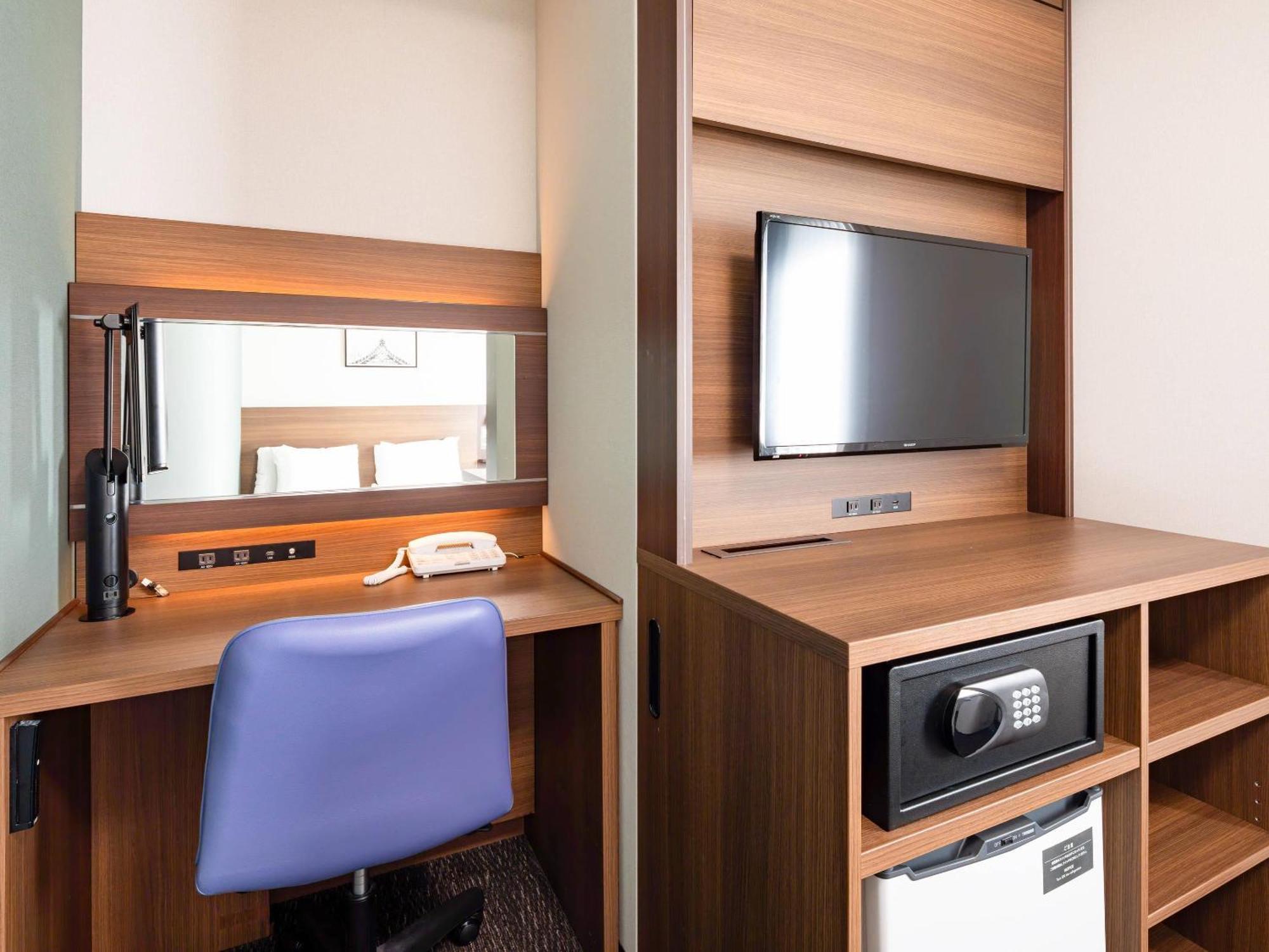 Comfort Era Higashi Kanda